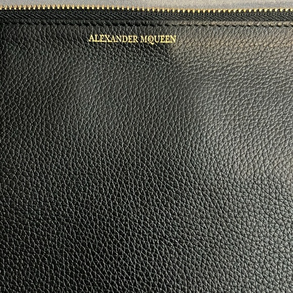 Alexander McQueen clutch - Picture 8 of 10